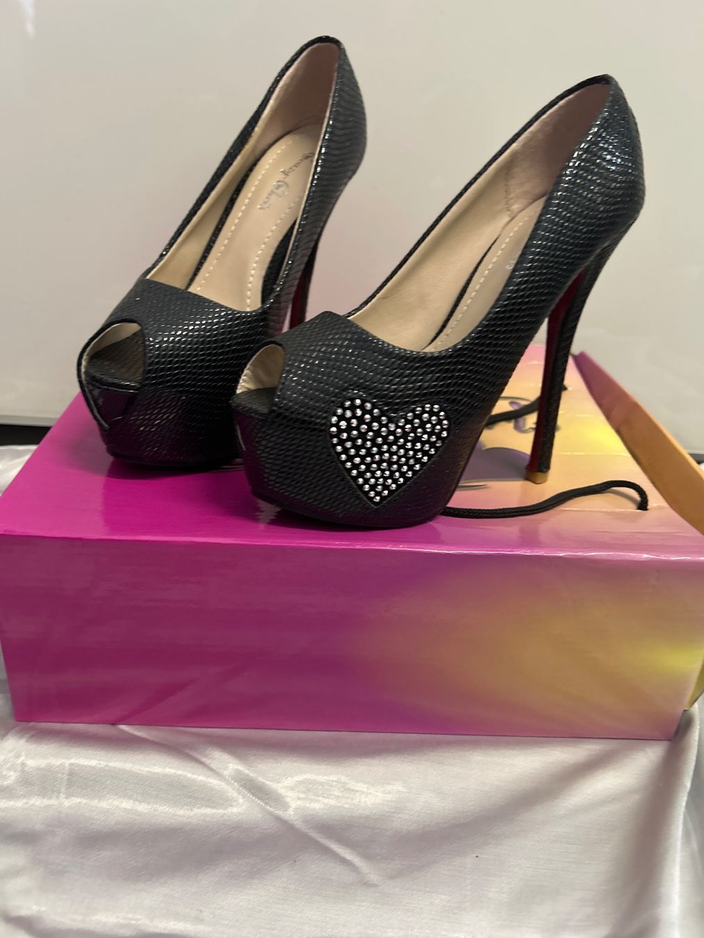 Scarpe da donna: Plateau Pumps Gr 35 Neu – Nuovo e nell'imballaggio originale da Regensdorf venduto da Spyke55