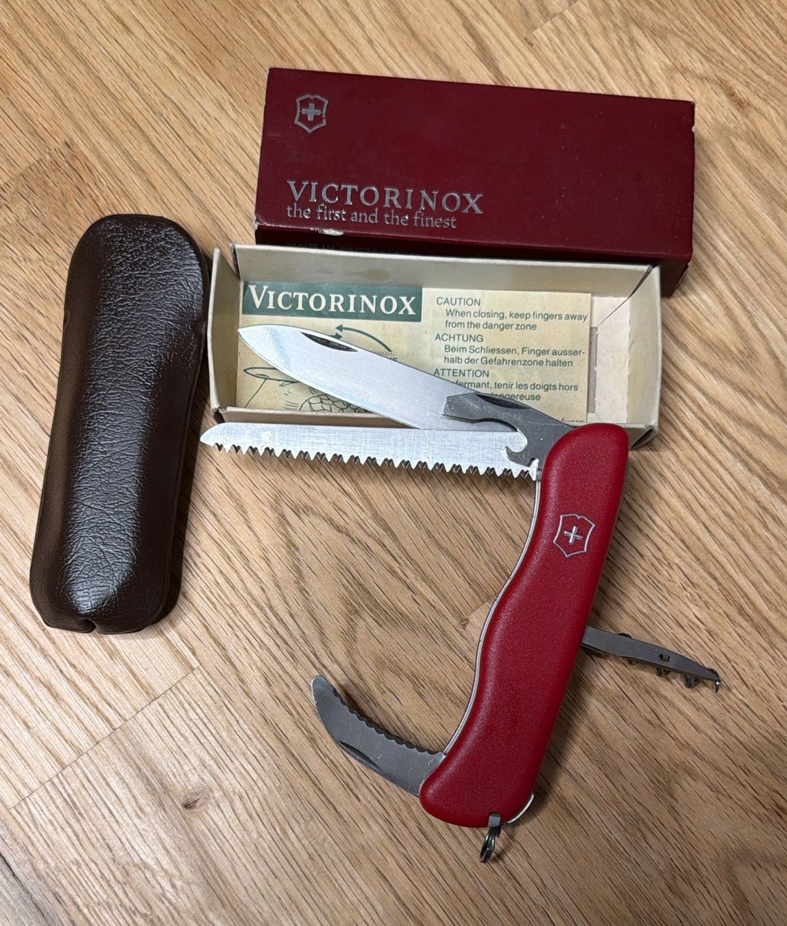 Victorinox Couteaux de poche: VICTORINOX SACKMESSER MIT ETUI – Neuf avec emballage d'origine à Zürich par Frei-Occasionen 4