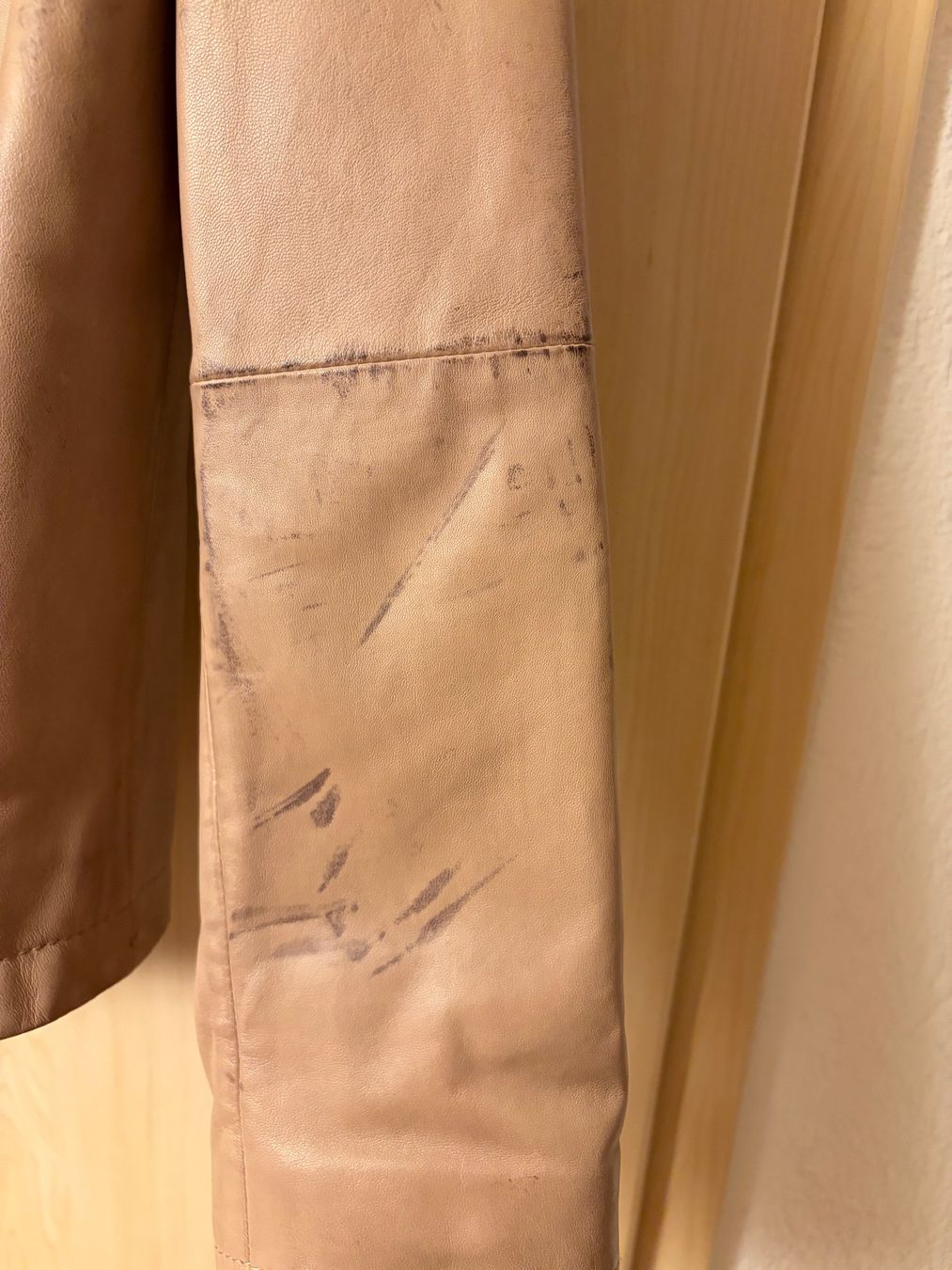 Trussardi Giacche: Veste Trussrdi en cuir beige taille 46 avec défaut – Usato da Vallamand venduto da rom_z7q6 1