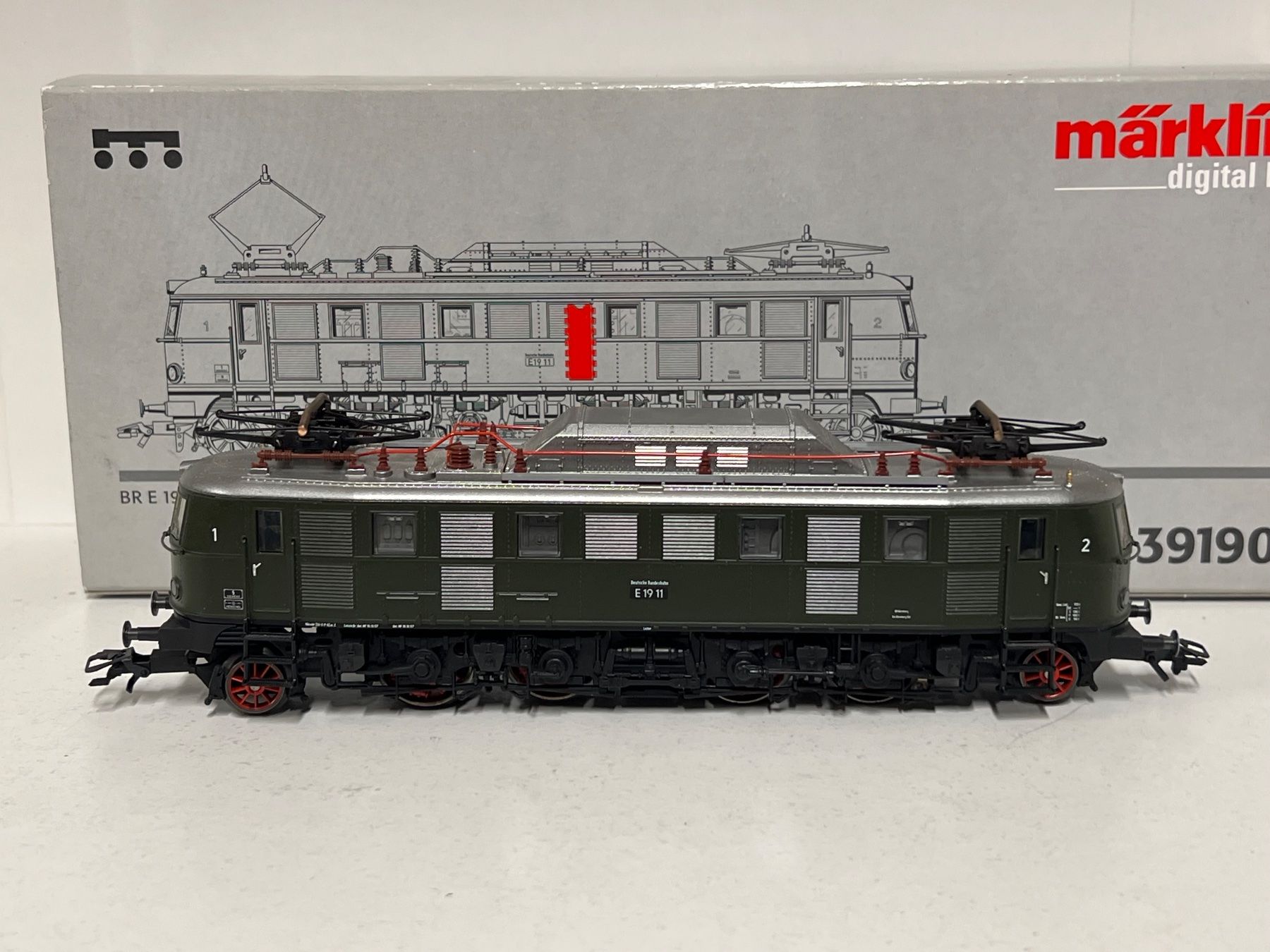 Märklin Modellini di ferrovie: Märklin 39190  BR E 19 DB H0 AC Digital – Nuovo (secondo la descrizione) da Neuenhof venduto da ludovicco 1
