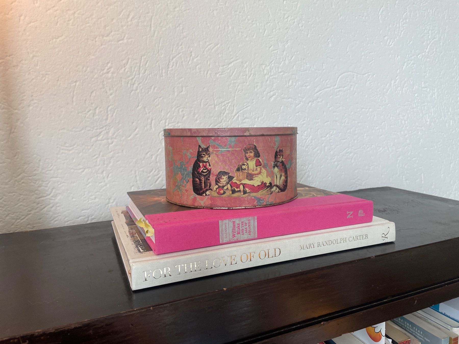 Recipients et similaires: Alte Blechdose mit nostalgischen Motiven Mädchen und Katzen – D'occasion à St. Gallen par Shazzz 9