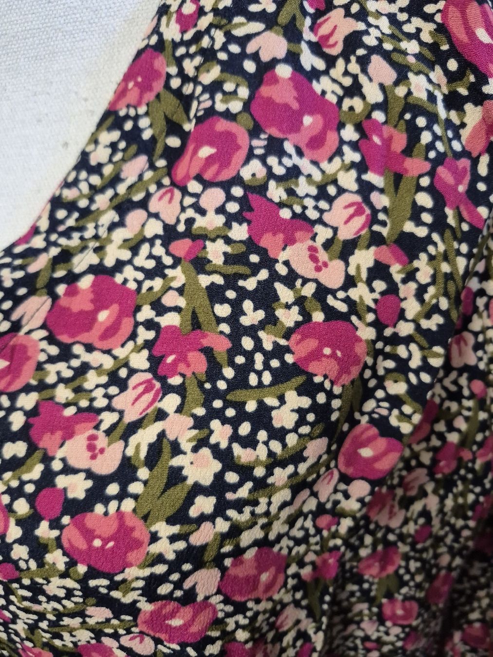 Des Petits Hauts Camicette: Viskose Bluse von Des Petits Hauts, Gr. T4(L)Blumenmuster – Usato da Merligen venduto da muss_haben 1
