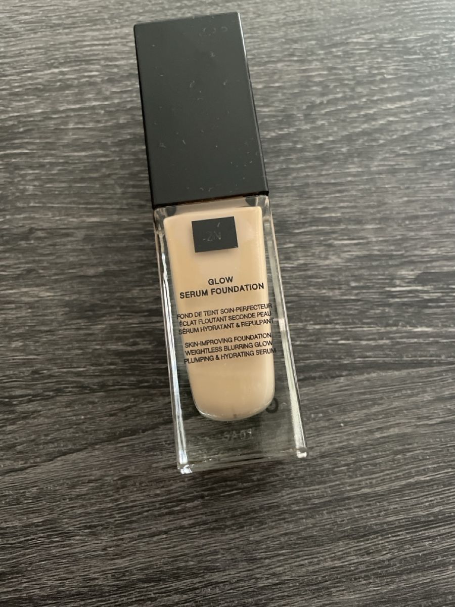 Givenchy Make-up: Givenchy - Prisme Libre Glow Foundation 2N – Neu (gemäss Beschreibung) aus Glattpark (Opfikon) von Rusalkaa 1