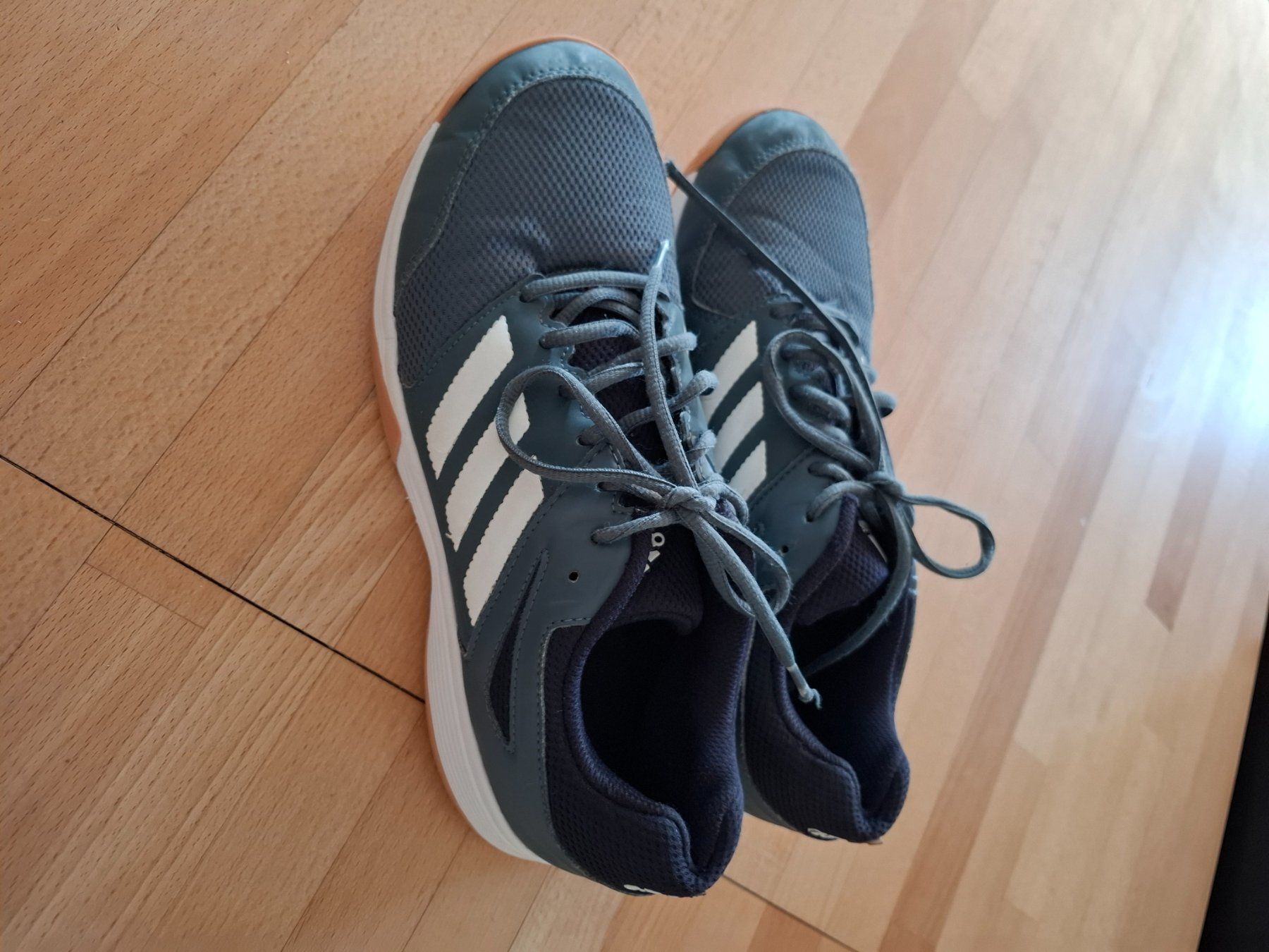 Adidas Scarpe da uomo: Adidas Hallenschuhe – Usato da Kirchenthurnen venduto da lilie07