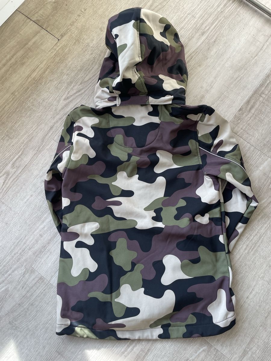 Vestes: Outdoor Explore Softshell Jacket Camouflage Used Condition – D'occasion à Adliswil par suz_qs5w 1
