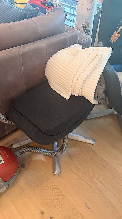 Fauteuils: Sessel inkl. Fussablage – D'occasion à Dietikon par agi_29dq 1