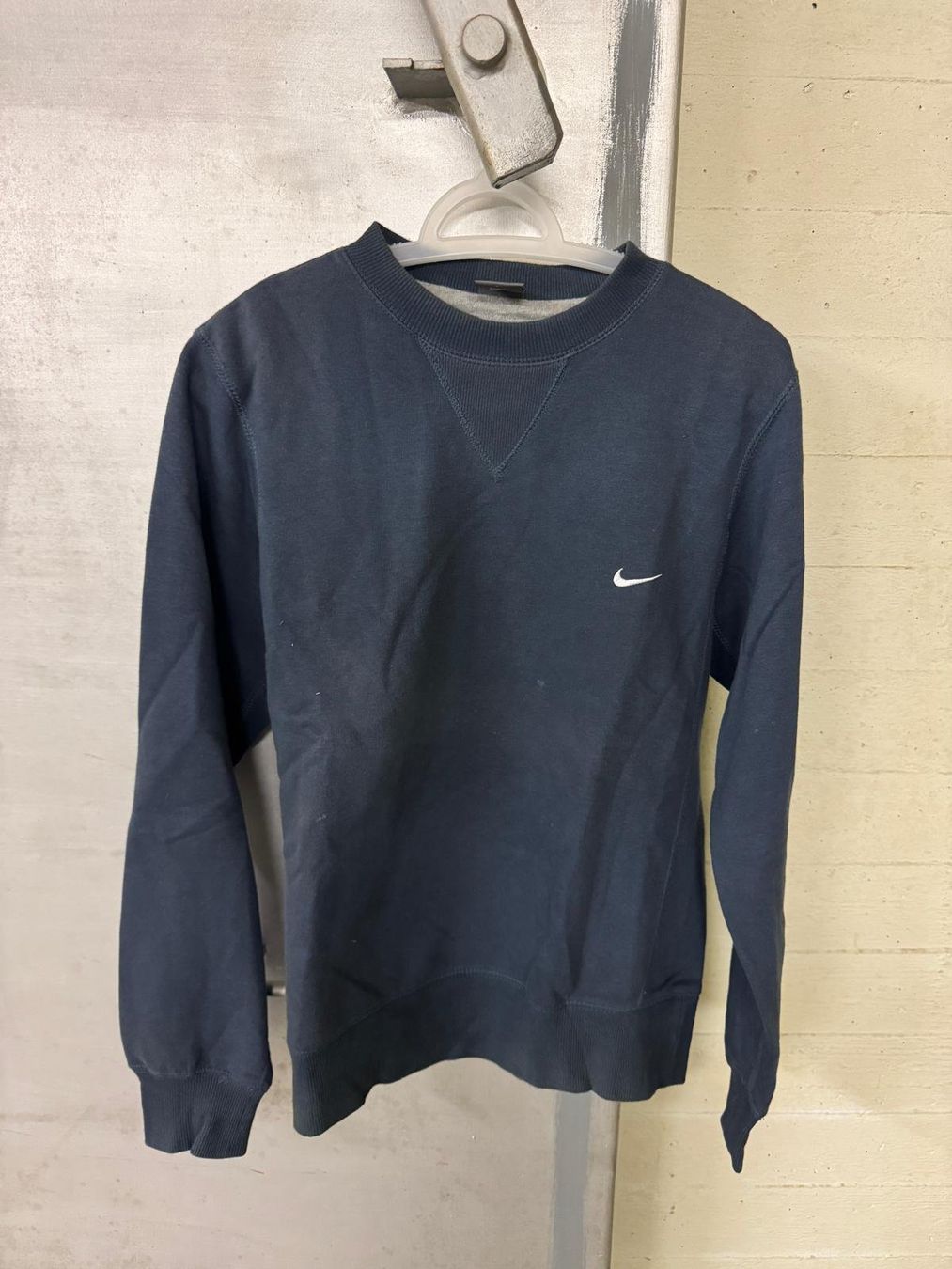 Nike Pullover & Sweatshirts: Nike Pullover Dunkelblau Grösse S gutem Zustand – Neu (gemäss Beschreibung) aus Schlieren von Stadtammannamt_8952