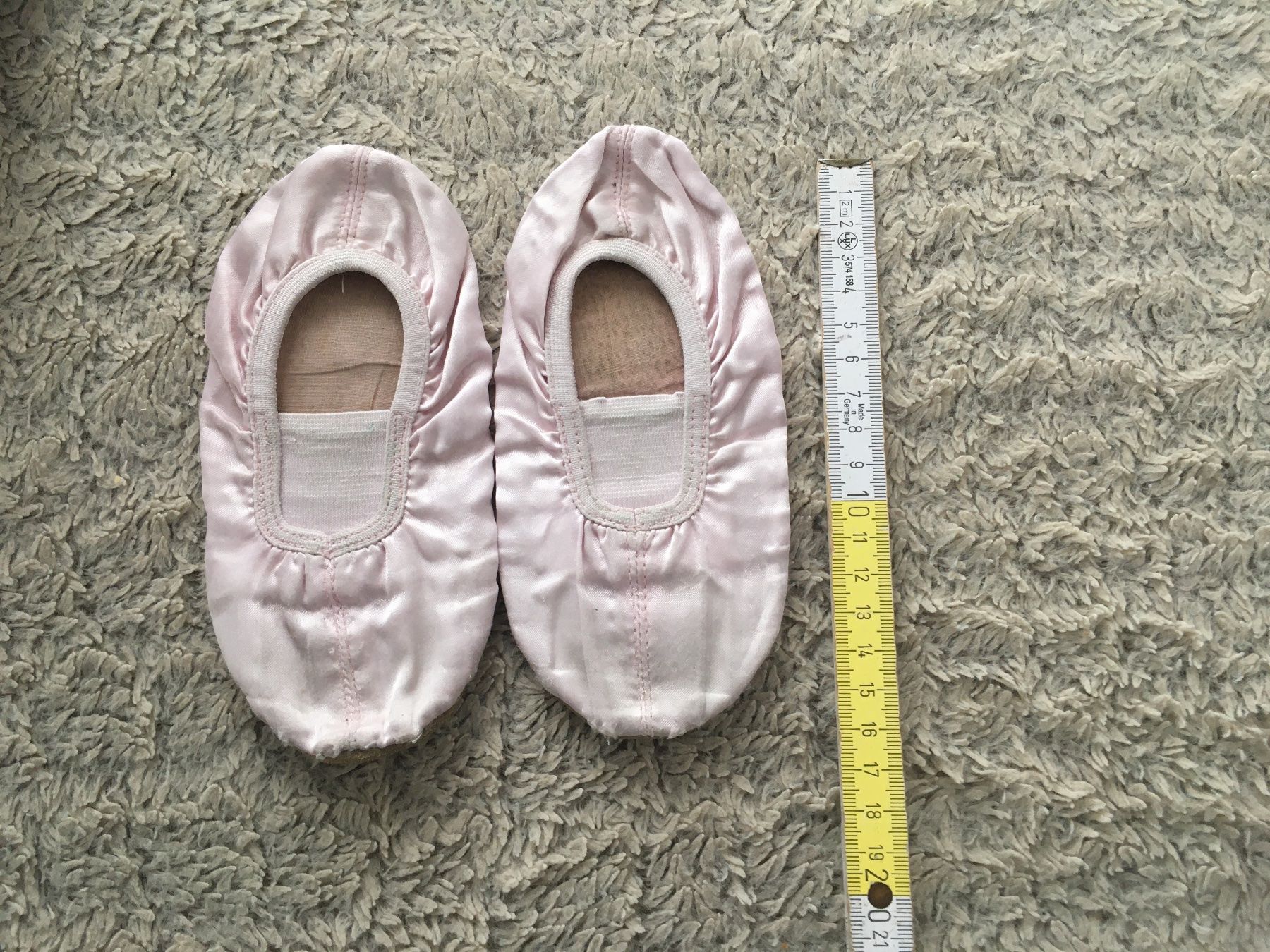 Schuhe für Mädchen: Ballett/Turnschläppli Gr. 25/26 – Gebraucht aus Gächlingen von Tara_devi 1