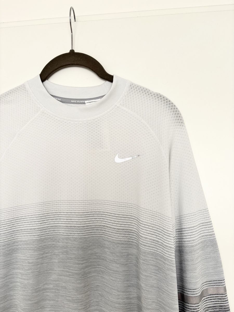 Tops: Nike Dry Fit Langarm grau Gr. M – Gebraucht aus Bottmingen von ana_5hrv 2