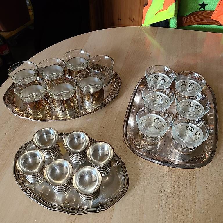 Geschirrsets: Tee set und Schnaps becher – Gebraucht aus Rorschach von sam_gm95