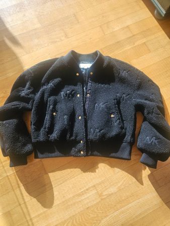 Neuwertige Jacke Michael Kors aus schwarzem Teddy S mit Logo