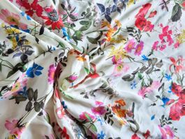 Stoff mit schönen Blumen