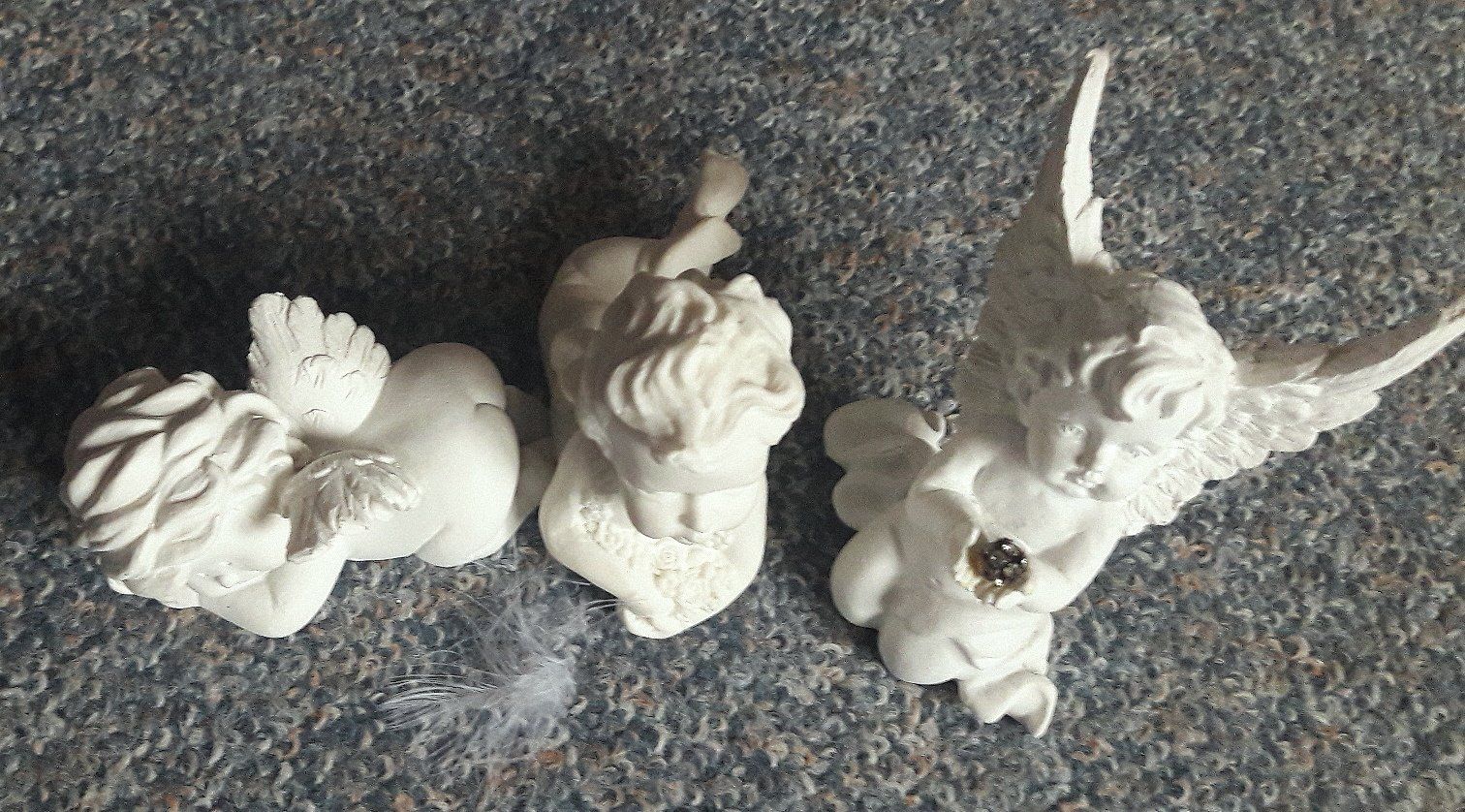 Statuette: 3 kleine Putten Engel Figuren – Usato da Zürich venduto da Mukumukus 1