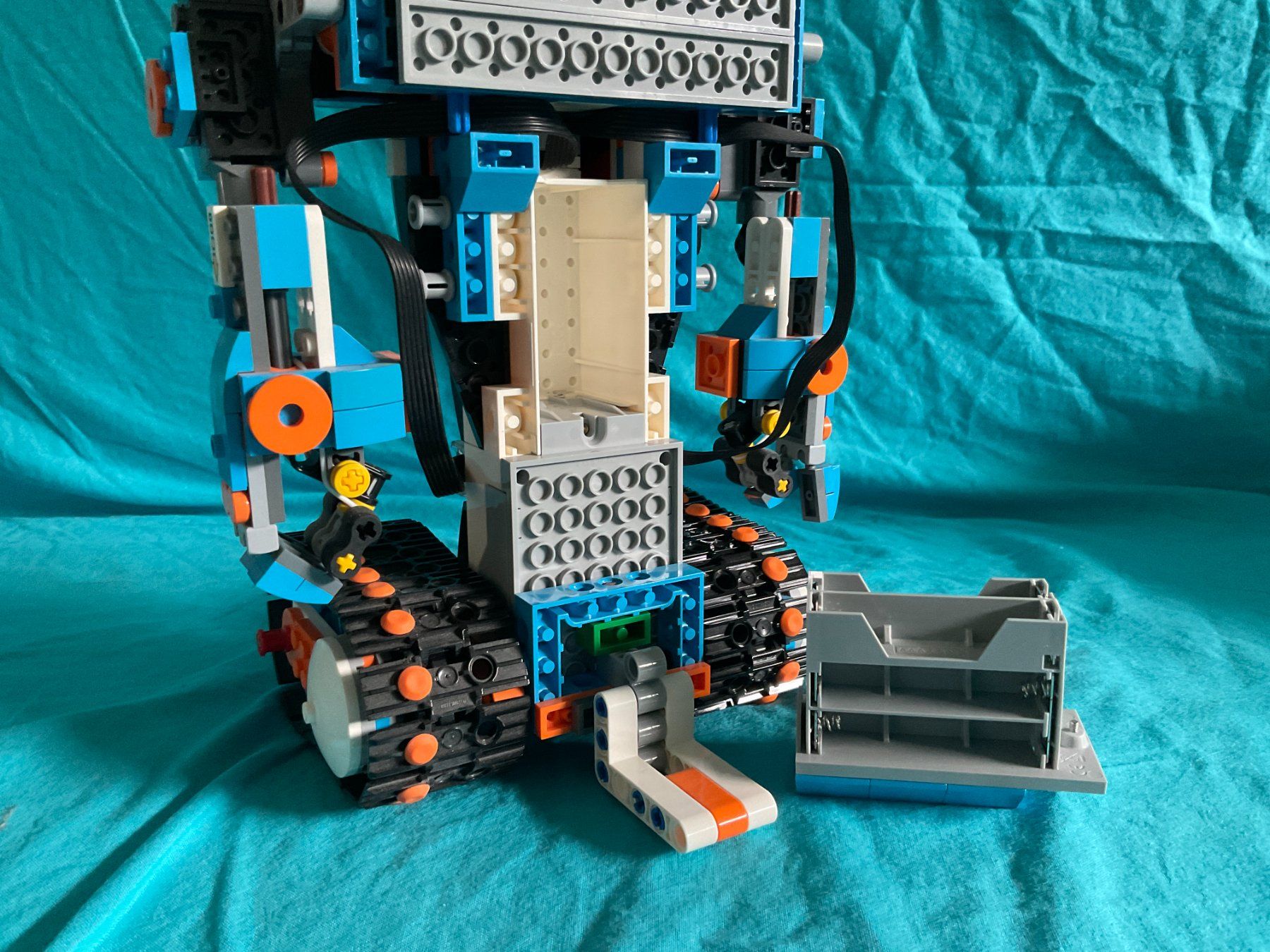Lego Kit di costruzioni: LEGO BOOST Programmierbares Roboticset – Usato da Zürich venduto da dela13 7