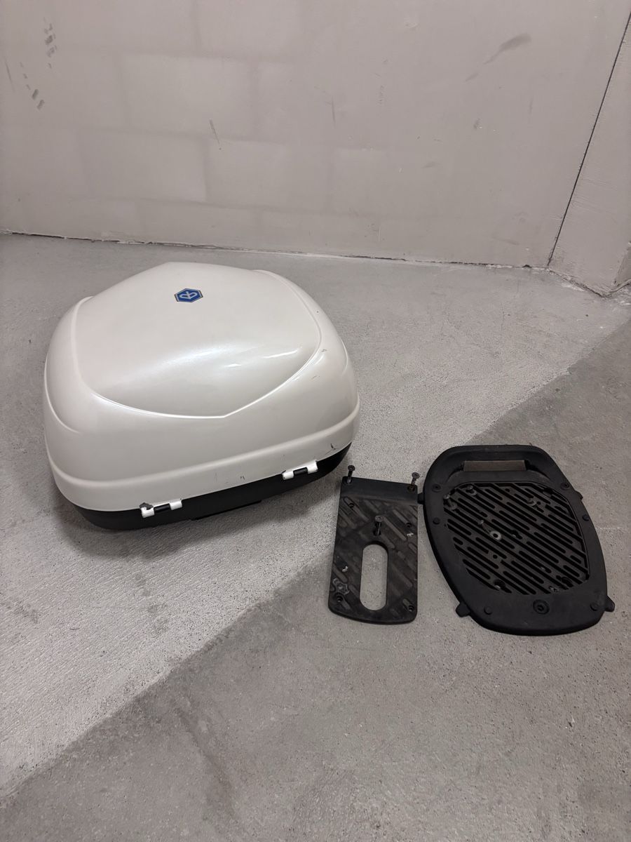 Piaggio Topcase: Piaggio Fly Top Case Roller Helmfach – Gebraucht aus Zürich von Sutecs 3