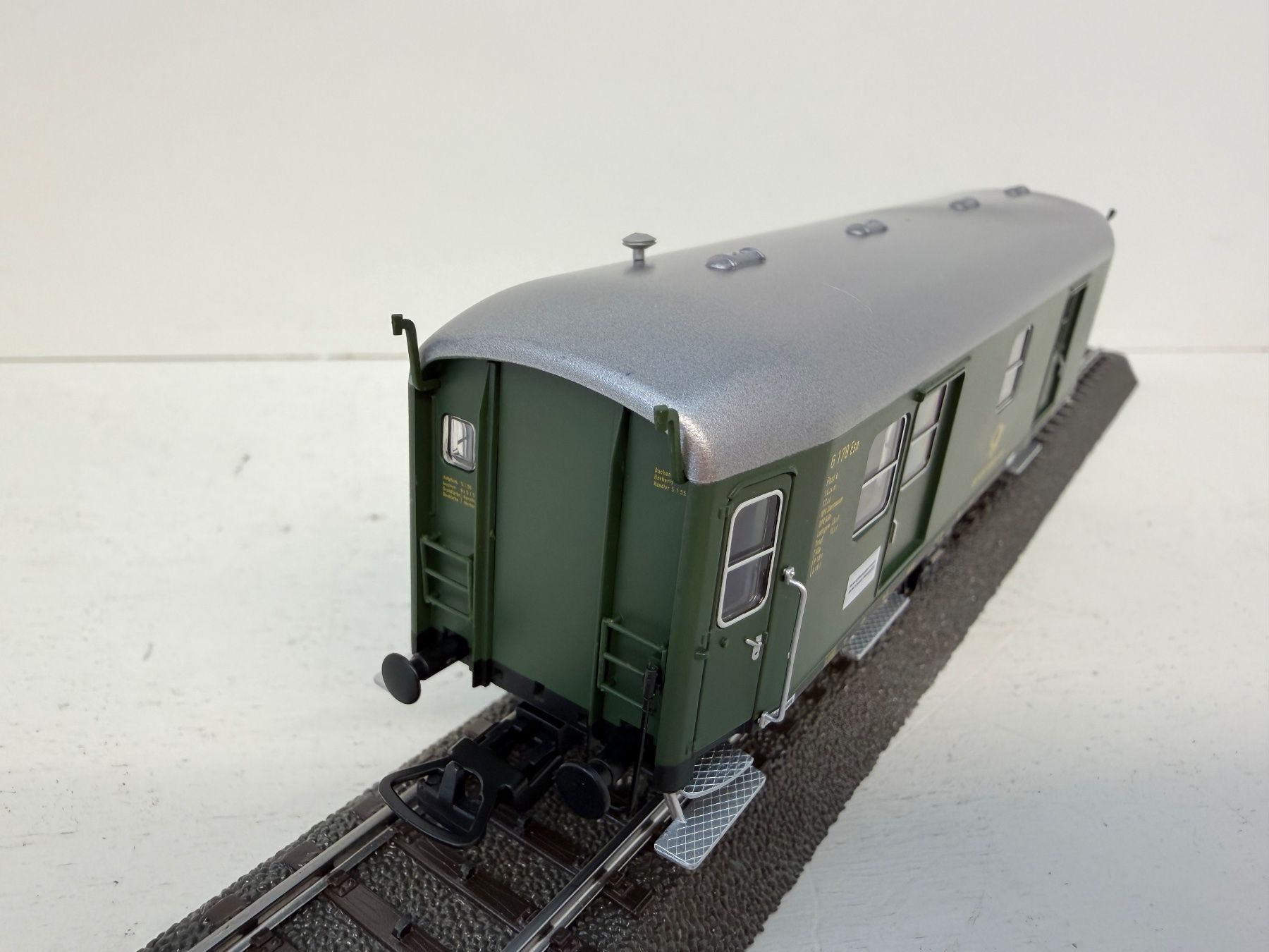 Piko Modelleisenbahnen: Bahnpostwagen Post c-13 DBP Ep. III – Gebraucht aus Büsserach von ModellbahnDepot 5