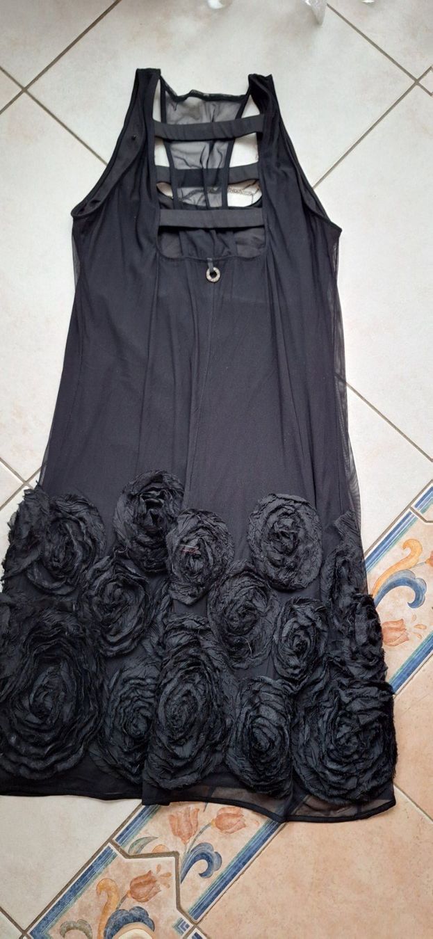 Vestiti: Robe Save The Queen XL – Usato da St-Triphon venduto da Jldr0 5