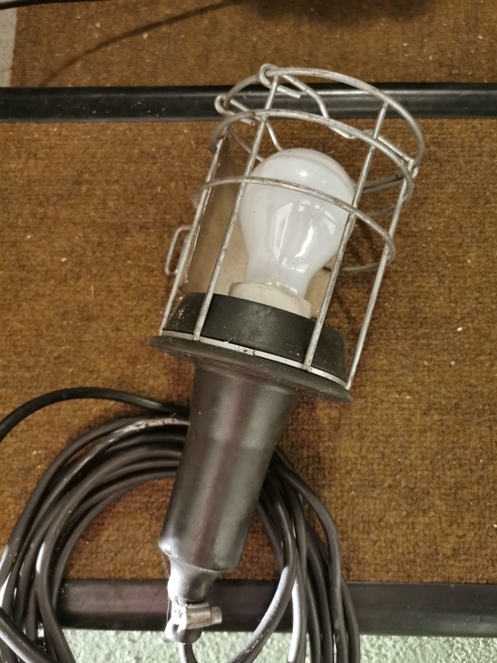 Lampade: Baustrahler Lampe mit Kabel und Glühbirne – Usato da Glattfelden venduto da sut_q8d2 1