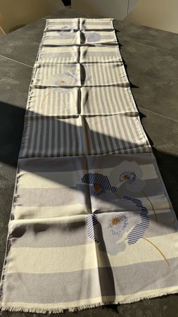 Écharpe en soie Michel Robichaud, motifs floraux abstrait