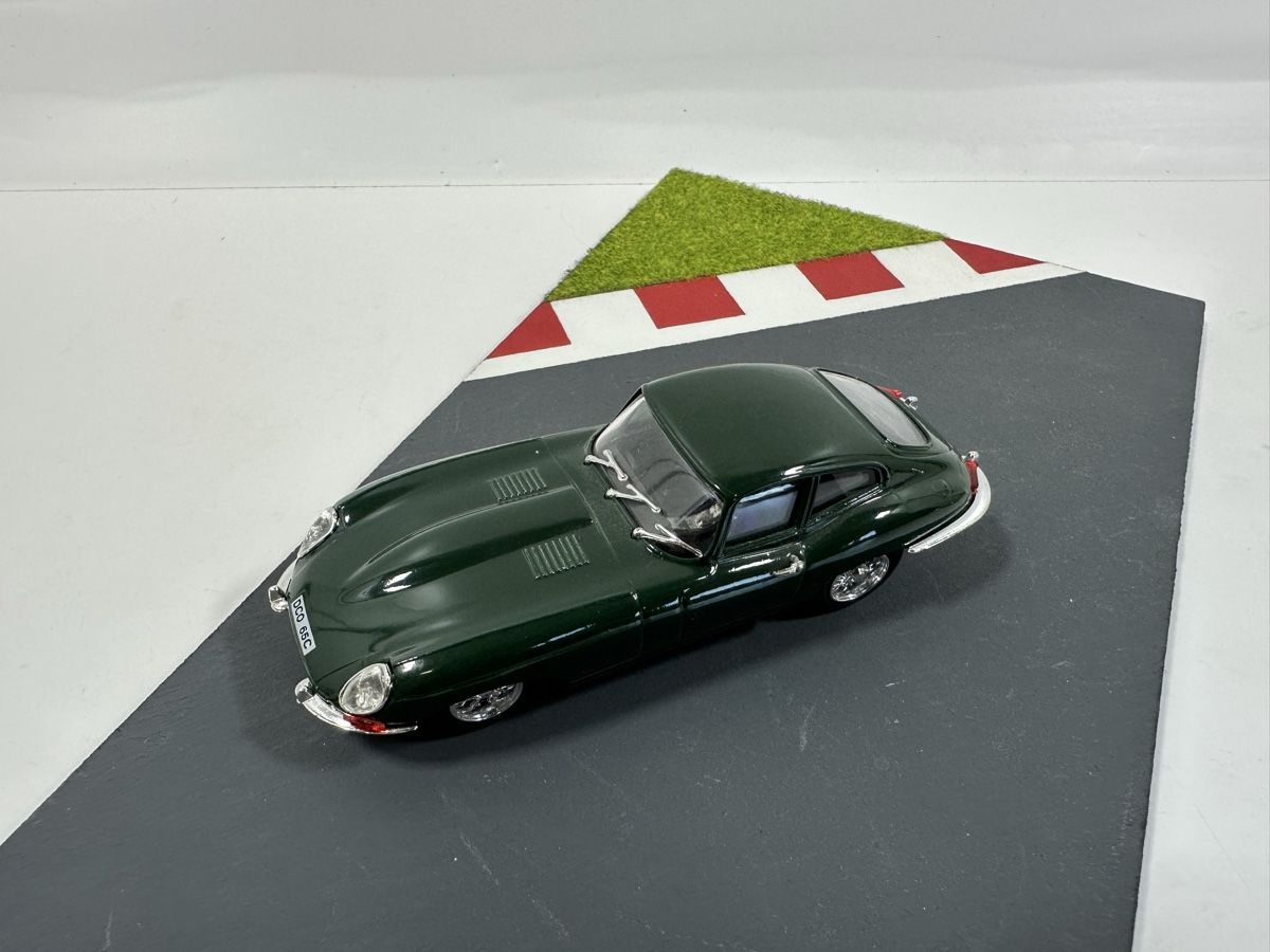 Jaguar Modellautos: Jaguar E Type 1:43, grün, wie Neu, MODEL BOX – Neu (gemäss Beschreibung) aus Zofingen von rf9_x2xt 8