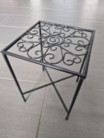 Neuwertiger Pflanzenhocker aus Eisen - Indoor und Outdoor