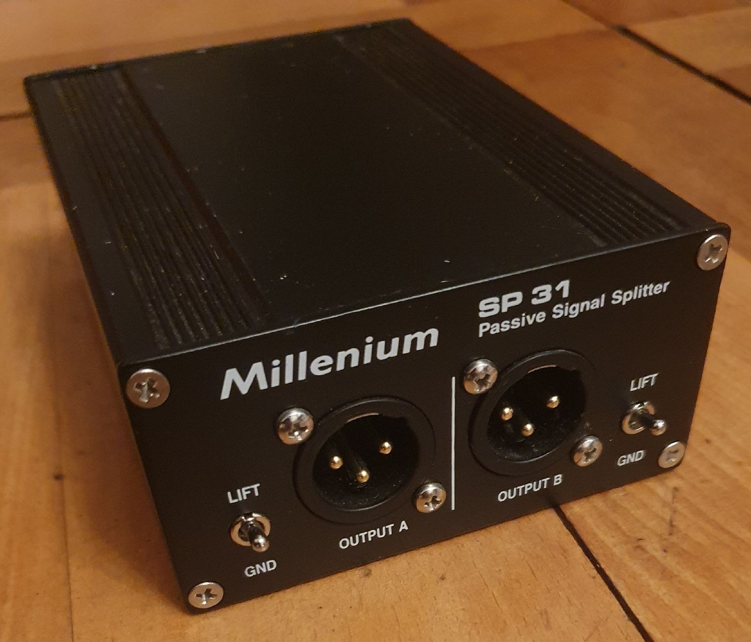 Mischpulte: MILLENIUM SP 31 - Passive Signal Splitter – Gebraucht aus Pfäffikon ZH von edwinstarr1