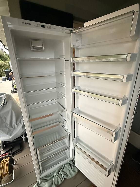 Bosch Frigoriferi: Grosser Bosch Einbau-Kühlschrank – Usato da Allschwil venduto da Sevenpat