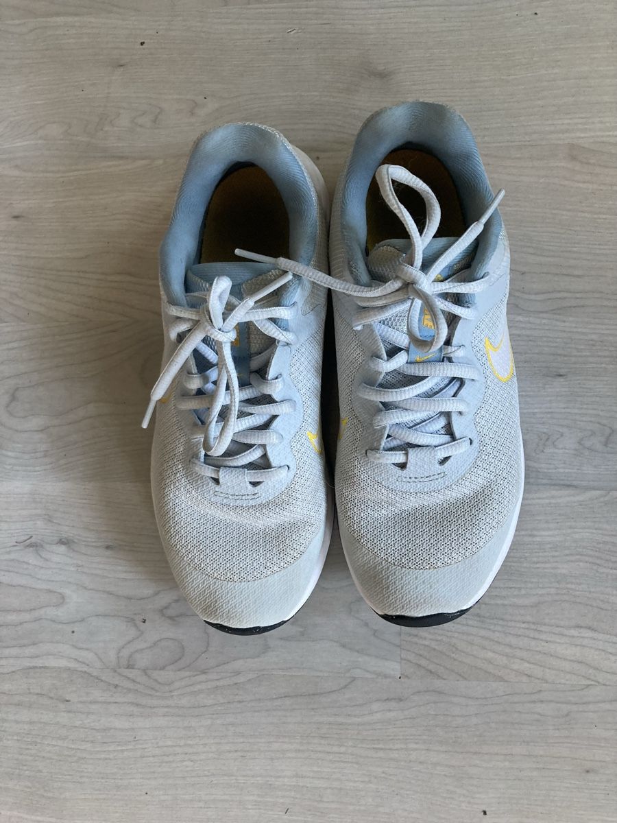 Nike Schuhe für Mädchen: Turnschuh Nike 36 – Gebraucht aus Amden von Karplusan 2