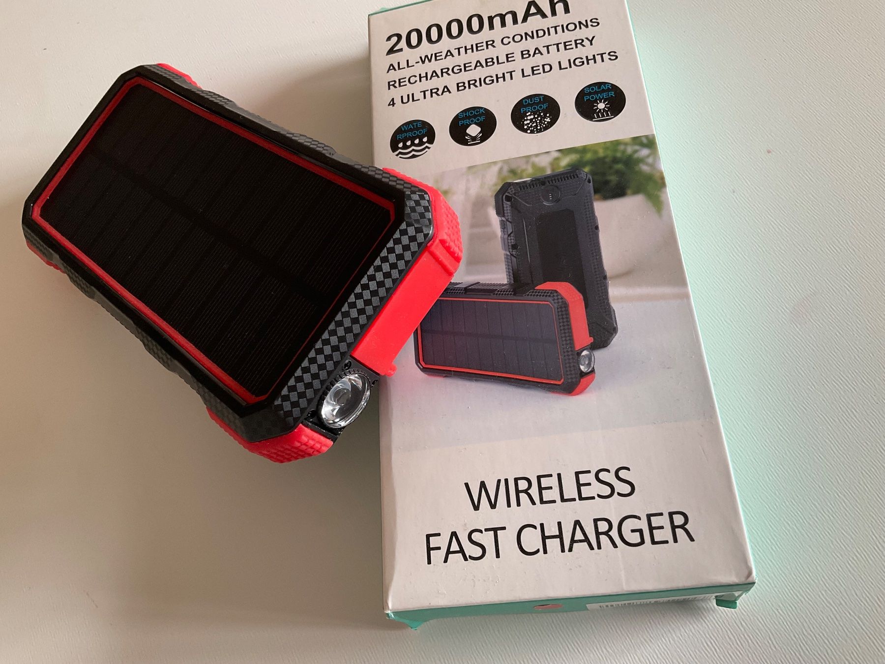 Dispositivi a energia solare: SOLAR Power Bank 20000mAH – Nuovo e nell'imballaggio originale da Zürich venduto da dee_75my