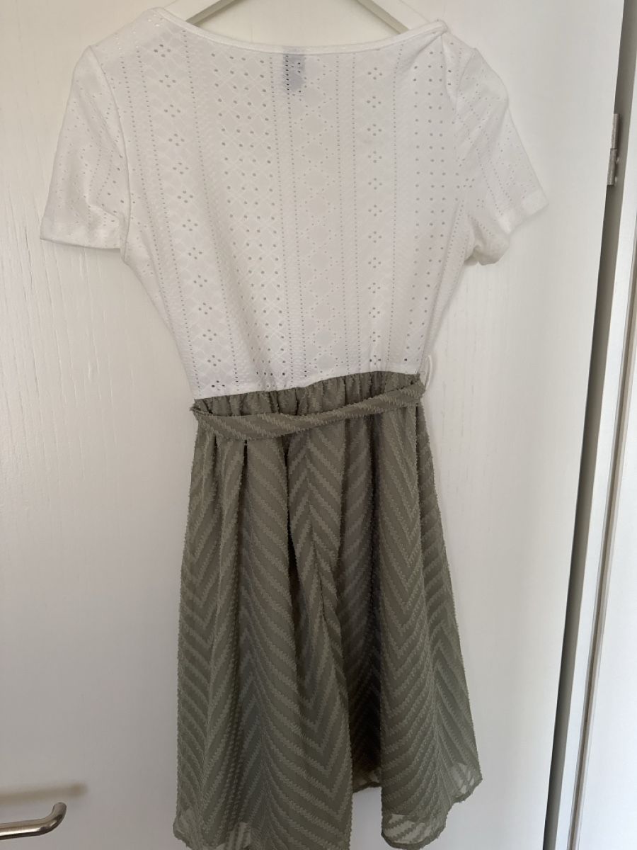 Vestiti: Sommerkleid Grösse M – Usato da Hunzenschwil venduto da mila012 2