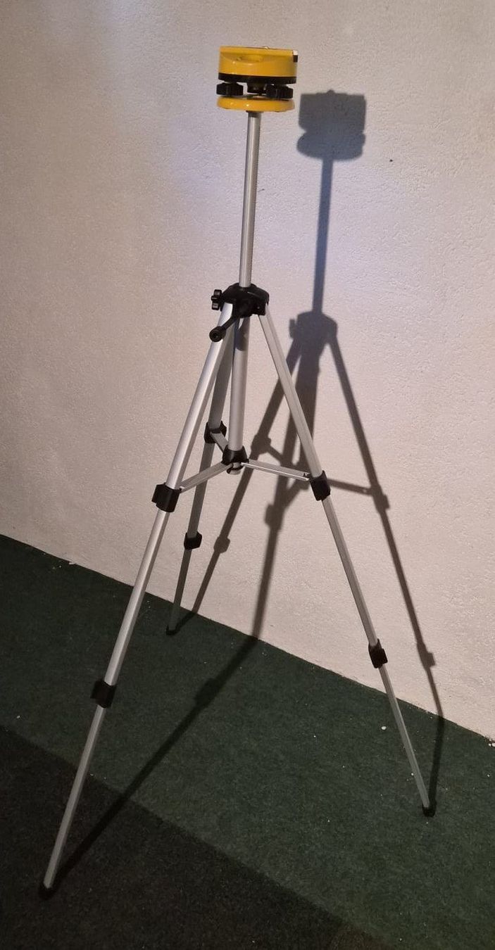 Autres décorations & accessoires: tripod level – D'occasion à Genève par CRDNX 1