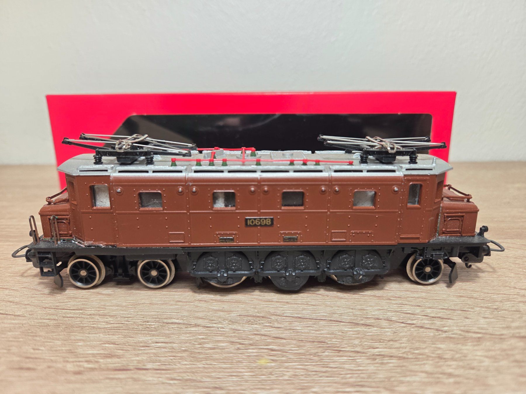 Lima Modellini di ferrovie: Lima E-Lok 10698 SBB H0 – Usato da St-Aubin-Sauges venduto da Lo_Go 1