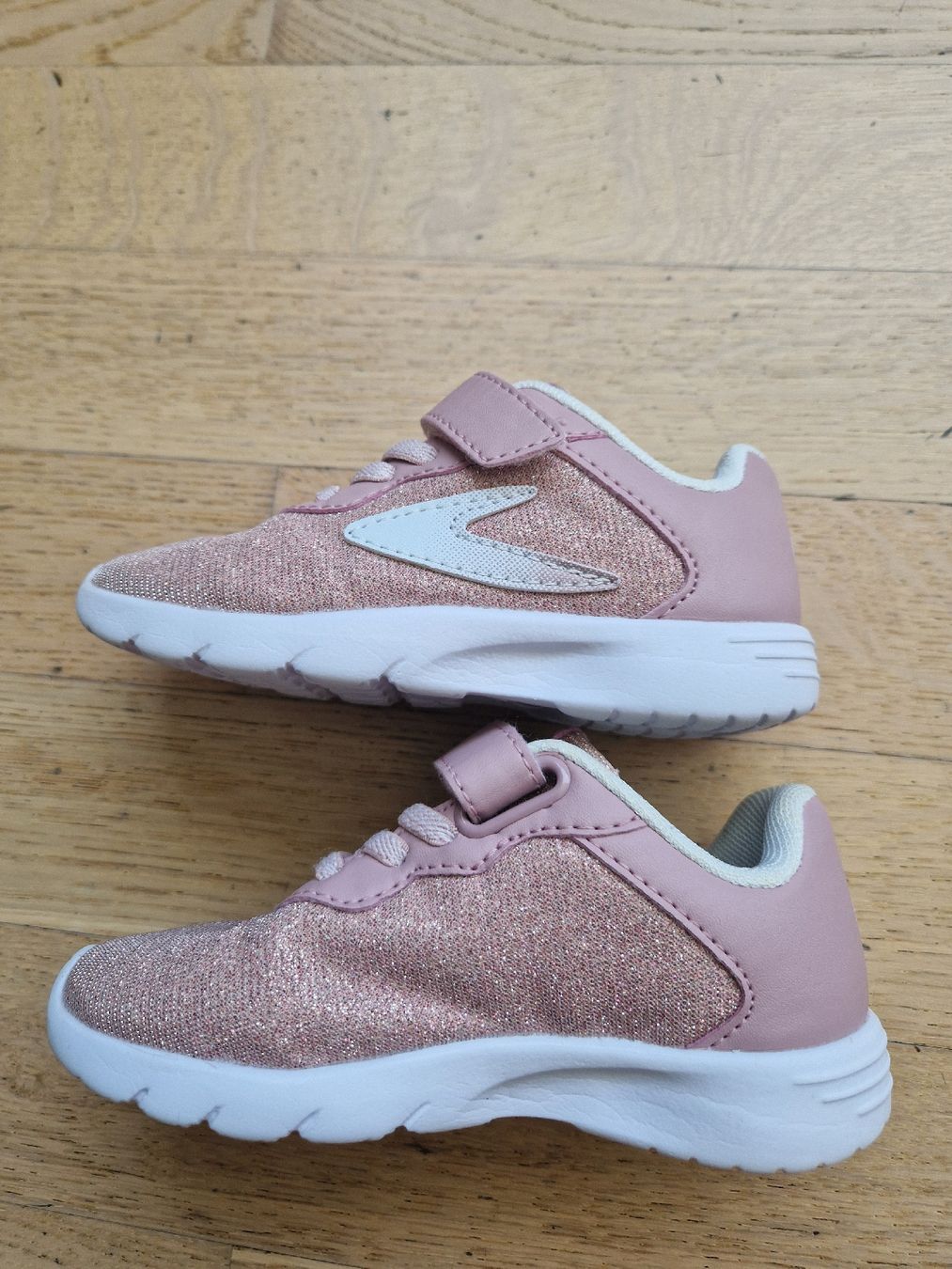 Scarpe per ragazze: Turnschuhe rosa Grösse 25 – Usato da Heimberg venduto da Eleanor20 2
