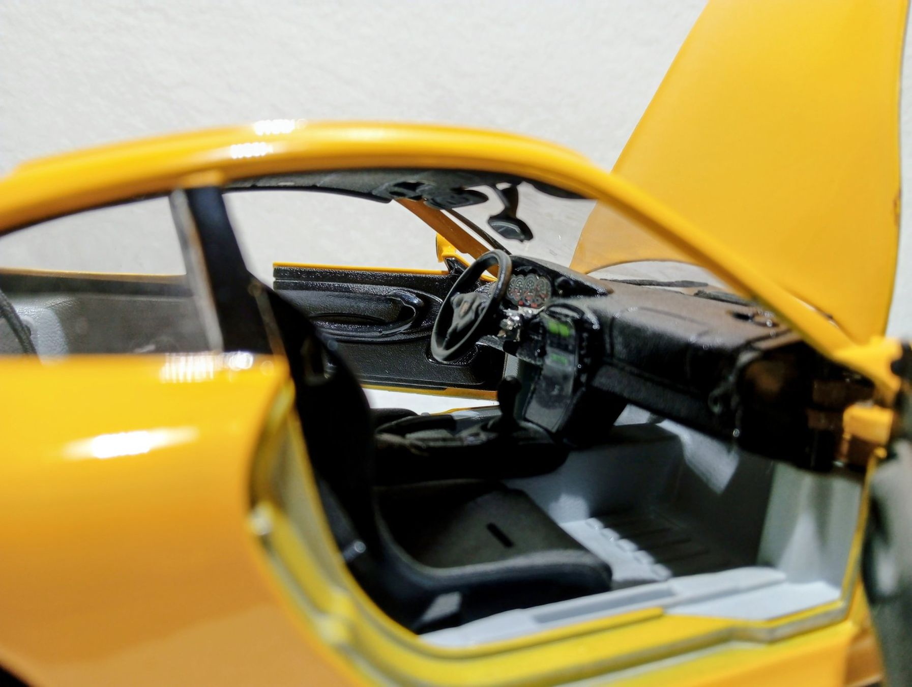 Bburago Modellautos: Porsche Carrera 911  GT3   1987 – Neu (gemäss Beschreibung) aus Huttwil von Secondtrain 7