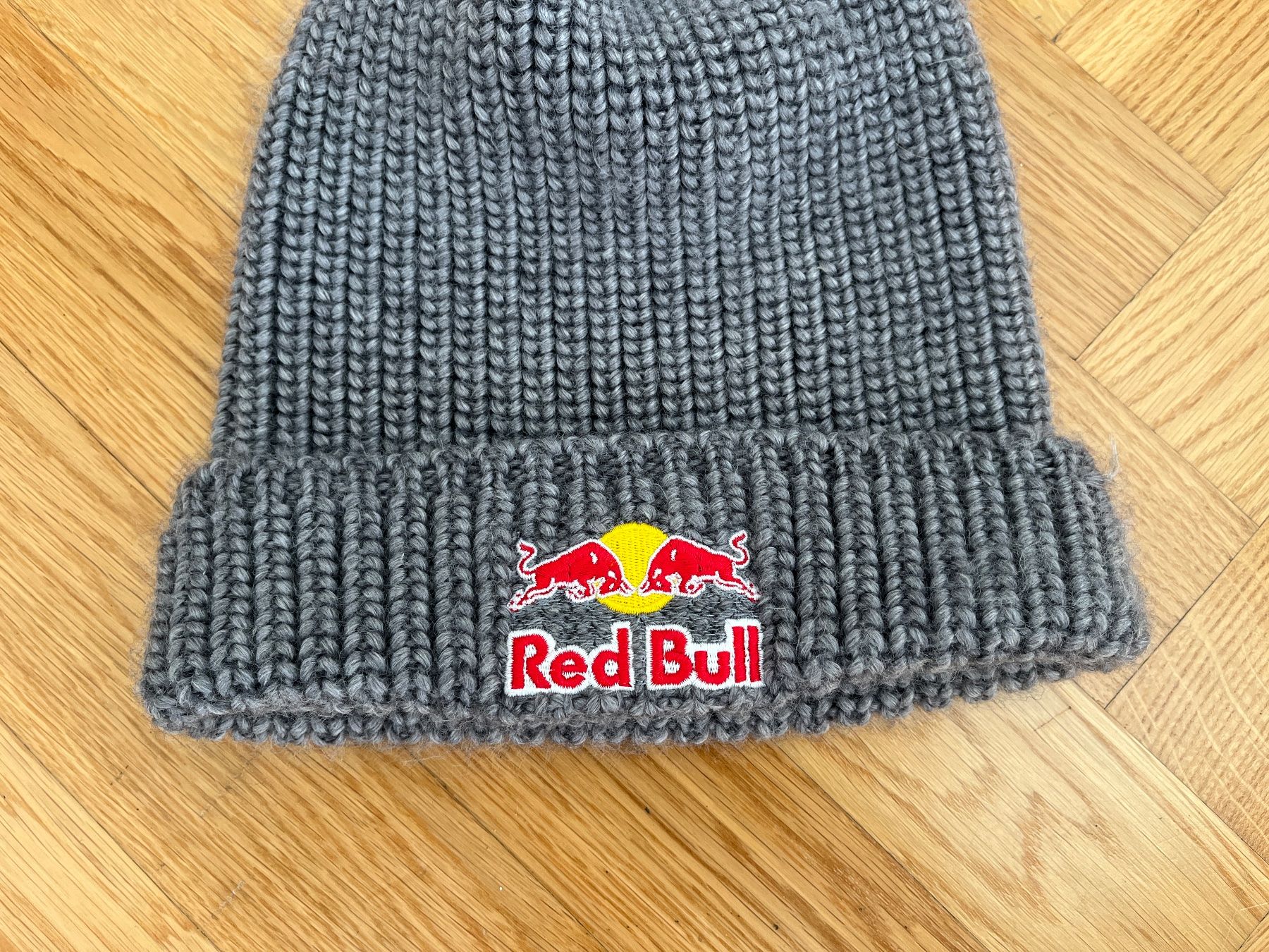 Red Bull Hüte, Mützen & Caps: Red Bull Mütze grau original selten – Gebraucht aus Zürich von bretxo 2
