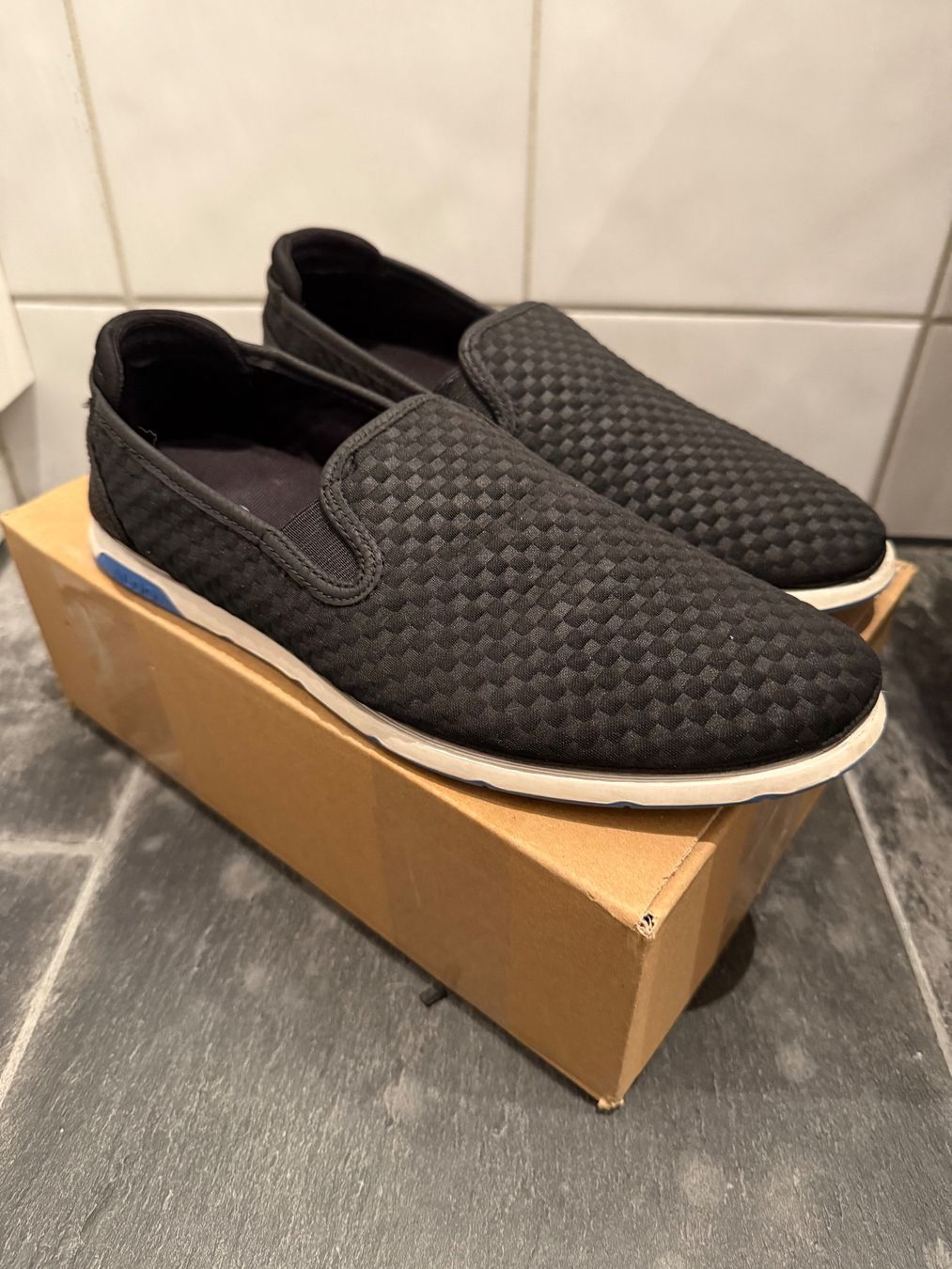 Aldo Scarpe da uomo: Aldo Slipper schwarz Stoff Gr. 40 – Usato da Chur venduto da spicebone
