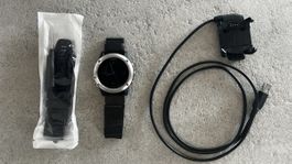 Garmin Fenix 3 mit Ladekabel