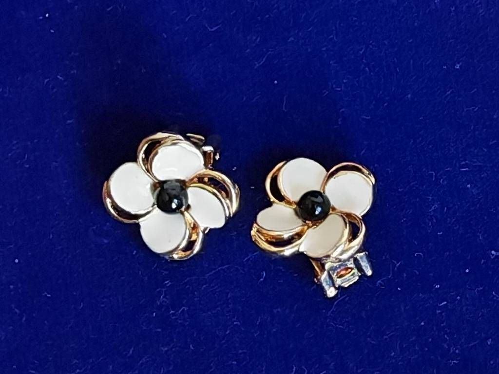 Clips d'oreilles Vintage CRAFT Émail blanc et noir, Rare (Gebraucht) in ...
