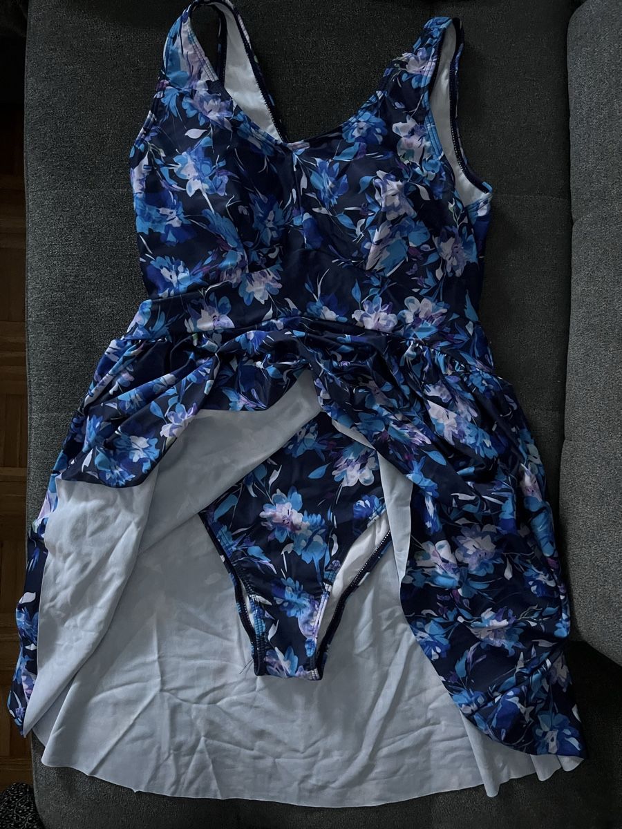 Badekleider & Bikinis: Damen Badekleid  Grösse XL – Neu und originalverpackt aus Siebnen von toshi123 5