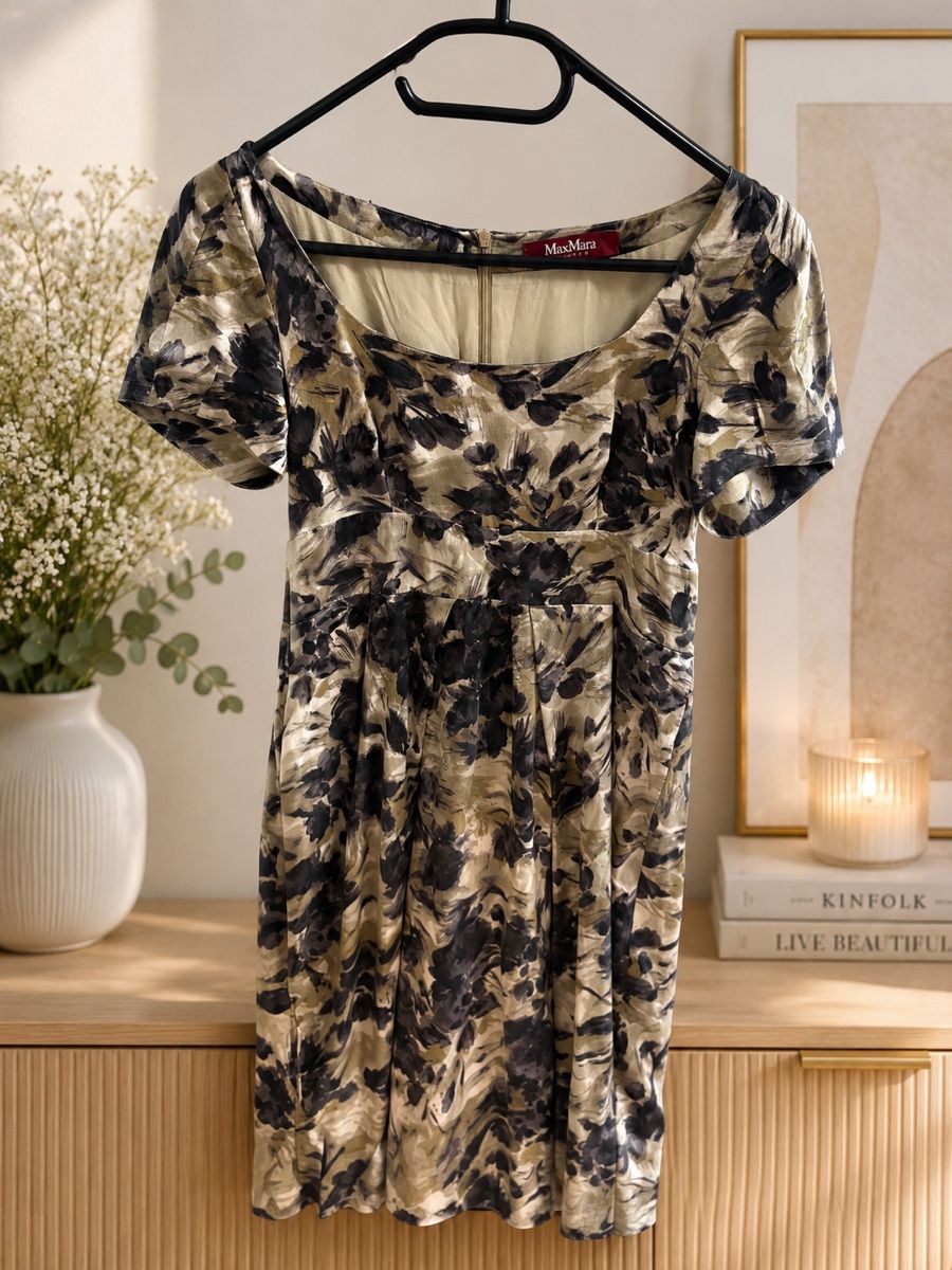 Max Mara Vestiti: MAX MARA Studio Kleid Seide/Viskose Floral gemustert  – Usato da Dörflingen venduto da Raskan