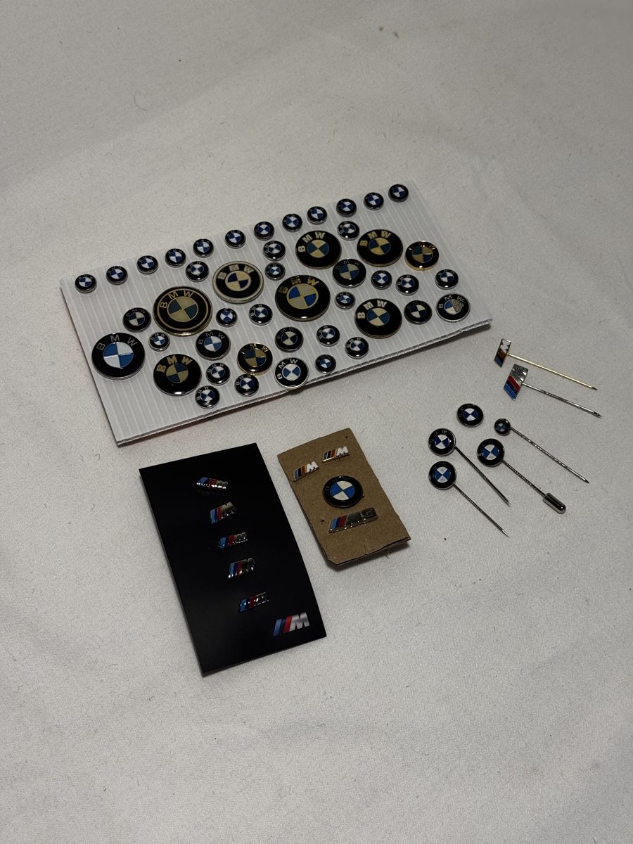 BMW Placchette & Badge: BMW Kollektion: Pins, Anstecker – Usato da Stüsslingen venduto da leo_nzh6 3