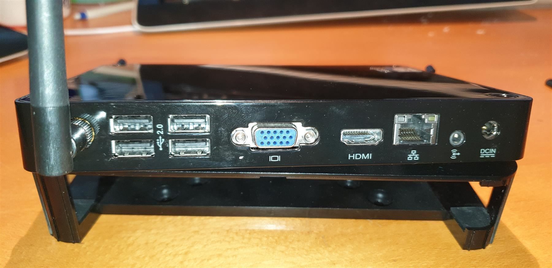 Netapp PC: Foxconn Nettops nt-535 – Nuovo (secondo la descrizione) da Zürich venduto da masterIT 2