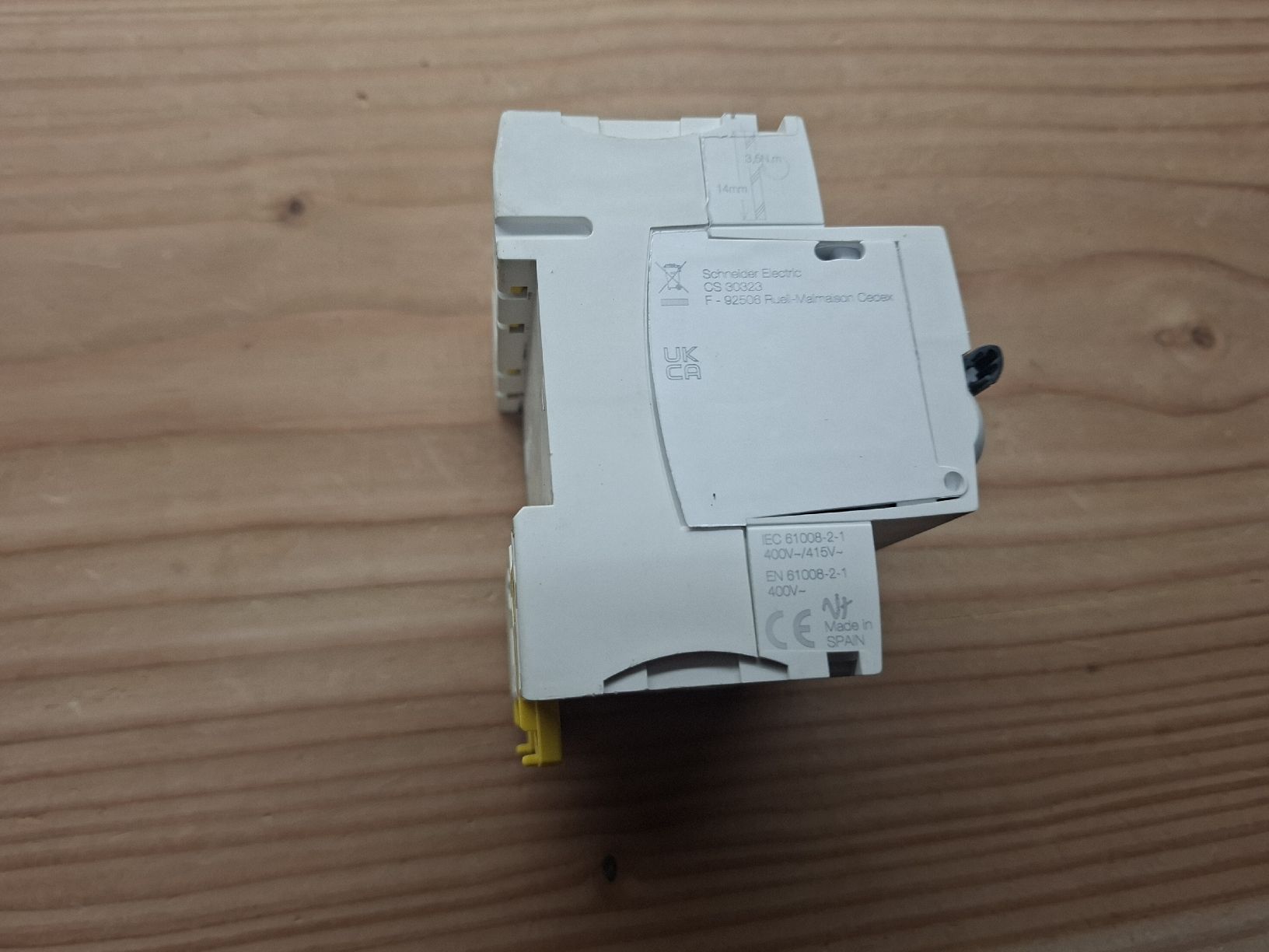 Schneider Interruttori: Schneider Electric FI 63A 0.3A 4L – Usato da Neunkirch venduto da MaElekt 1