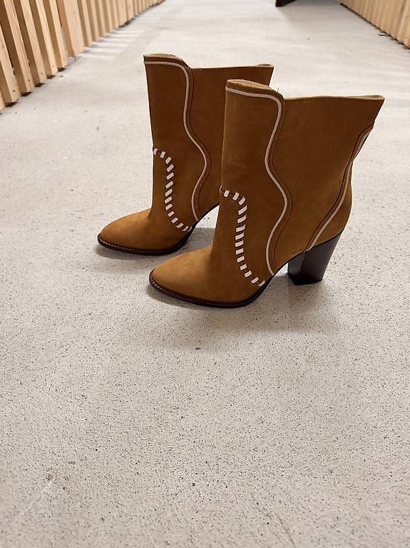 Damenschuhe: Navy Boot Stiefel NEu – Gebraucht aus Zürich von rummelkind
