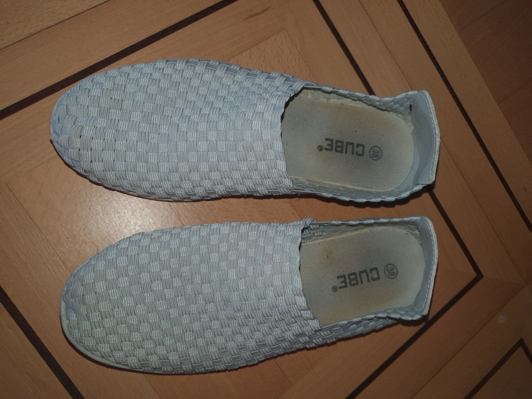 Scarpe da donna: Sandalen – Usato da Moosseedorf venduto da Sonnenschein..