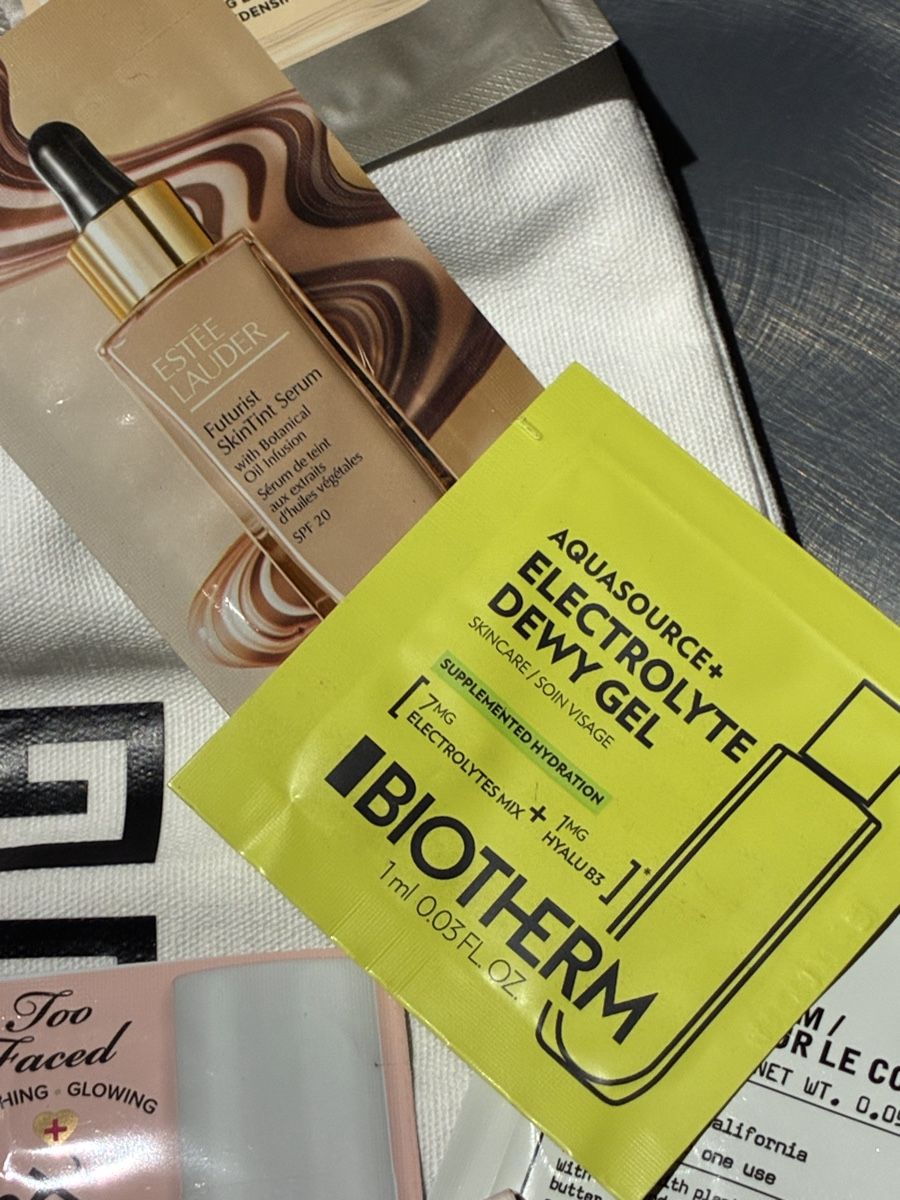 Soins du visage: Hübsche Stofftasche Givenchy gefüllt mit Proben - neu :-) – Neuf avec emballage d'origine à Niederglatt ZH par karinso 6