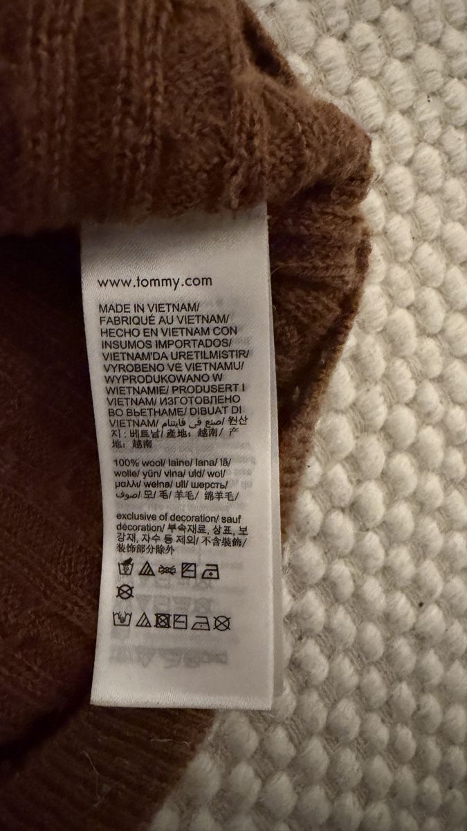 Tommy Hilfiger Maglioni & Felpe: Tommy Hilfiger Brown Wool Cable Knit Roll Neck - M – Nuovo (secondo la descrizione) da Zürich venduto da kor_pm27 4
