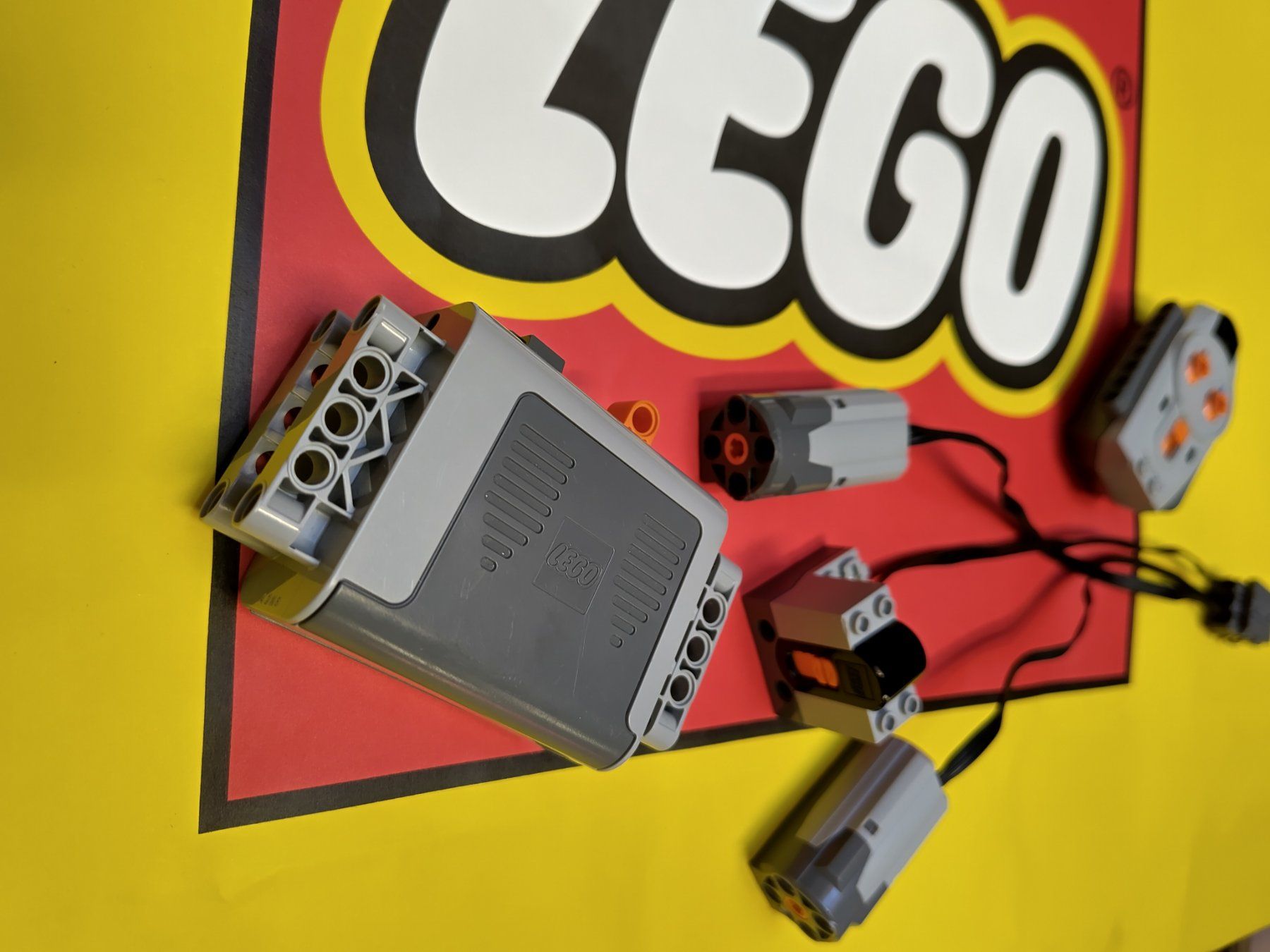 Lego Jouets: Set Motor LEGO Technic – Neuf (Voir description) à Losone par ell_nora89 2