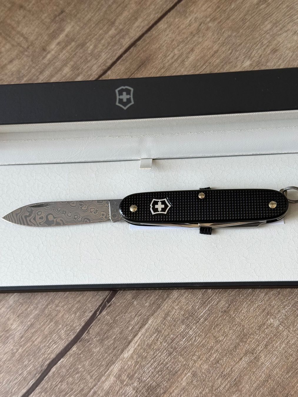 Victorinox Coltelli tascabile: Victorinox Damast 2010 2011 2012 – Nuovo (secondo la descrizione) da Wahlen b. Laufen venduto da MIG-25 1