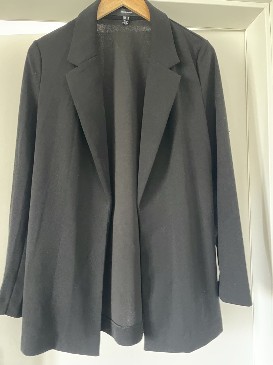 Vero Moda Giacche: Schwarzer Vero Moda Blazer – Usato da Maienfeld venduto da saoma123